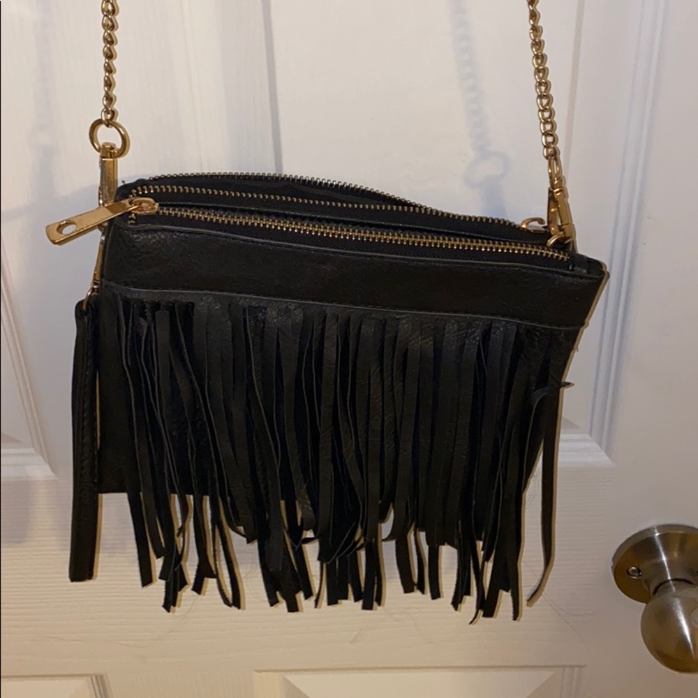 black little cross body purse 🖤😌